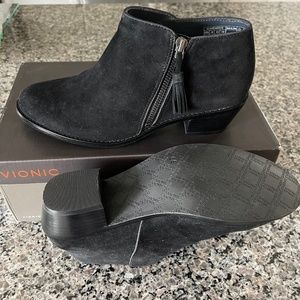 Vionic Bootie